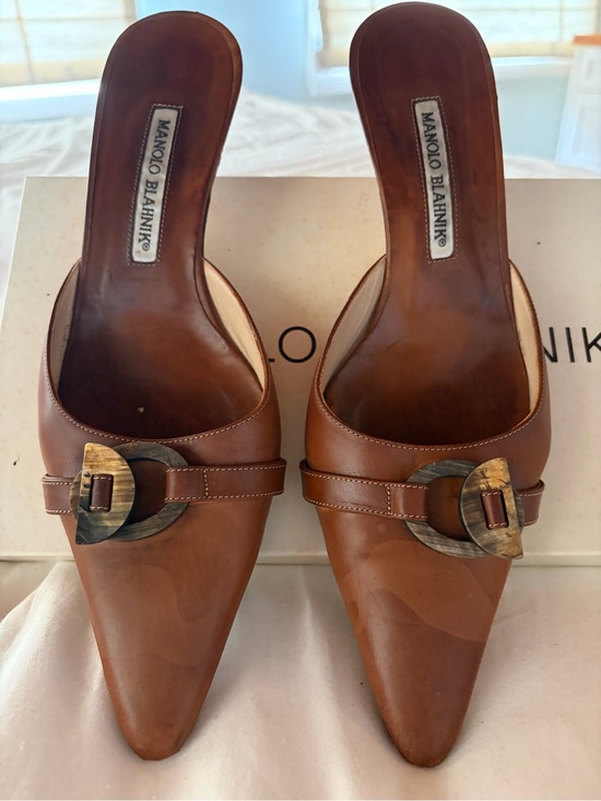 Manolo Blahnik Shoes - Manolo Blahnik Tan Leather Pointed Mule with Decorative Buckle
